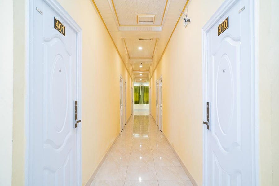 RedDoorz Plus Syariah near Pasar Turi