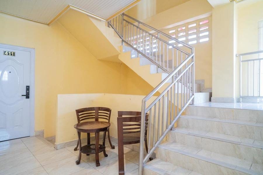 RedDoorz Plus Syariah near Pasar Turi