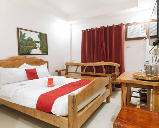 RedDoorz Plus @ Jollydays Hotel Nueva Ecija
