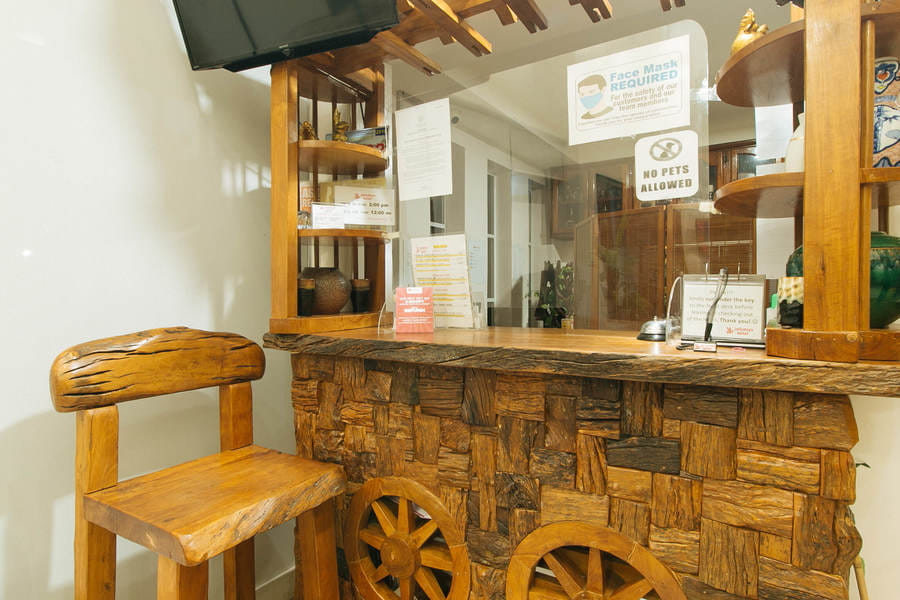 RedDoorz Plus @ Jollydays Hotel Nueva Ecija