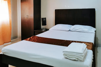 RedDoorz Segra Square Pension House