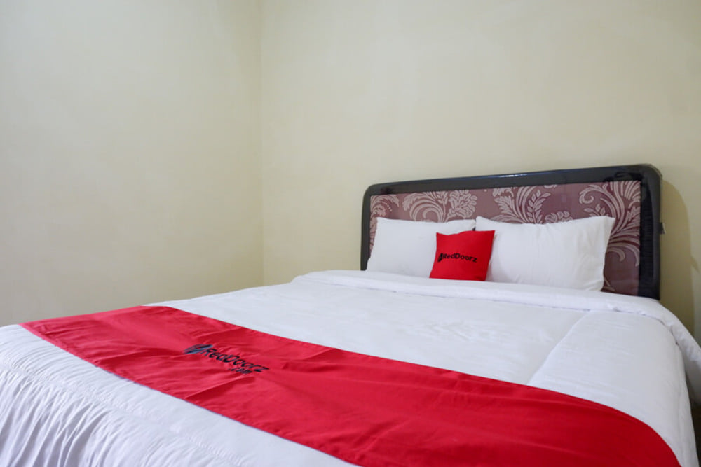 RedDoorz Room