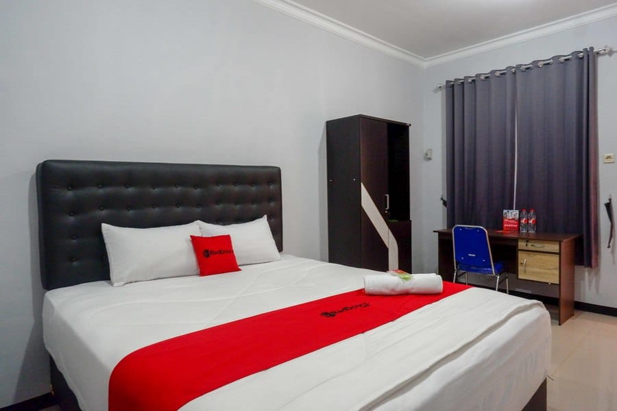 RedDoorz Syariah near Alun Alun Purwokerto 2