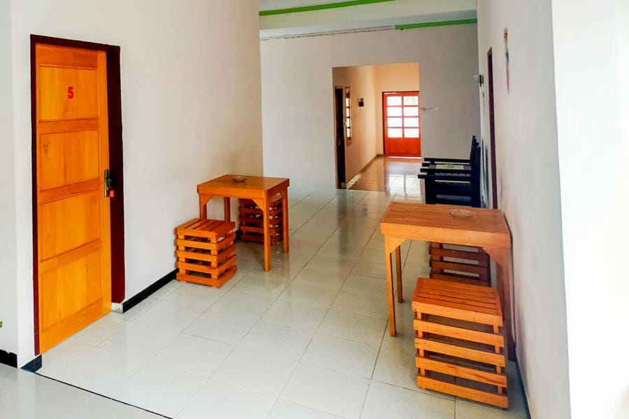 RedDoorz @ Makarios Hotel Poso