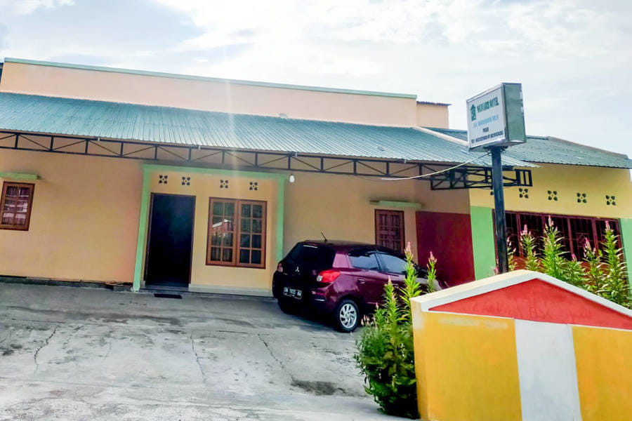 RedDoorz @ Makarios Hotel Poso