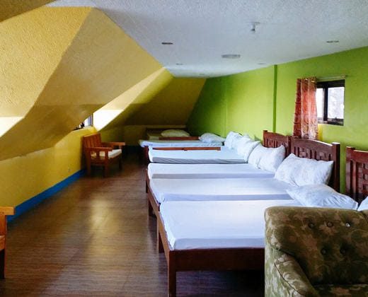 RedDoorz Hostel @ Baguio Tourist Cabin