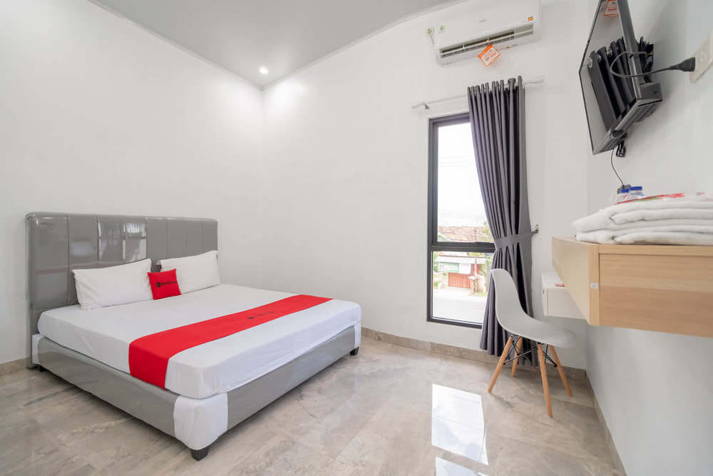 RedDoorz Room