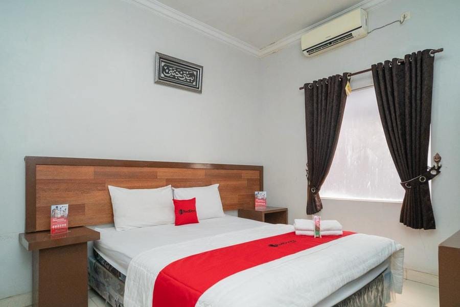 RedDoorz Syariah Near Tugu Dodol Kandangan