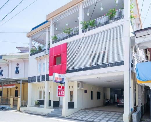 RedDoorz Syariah Near Lapangan Dwiwarna Barabai