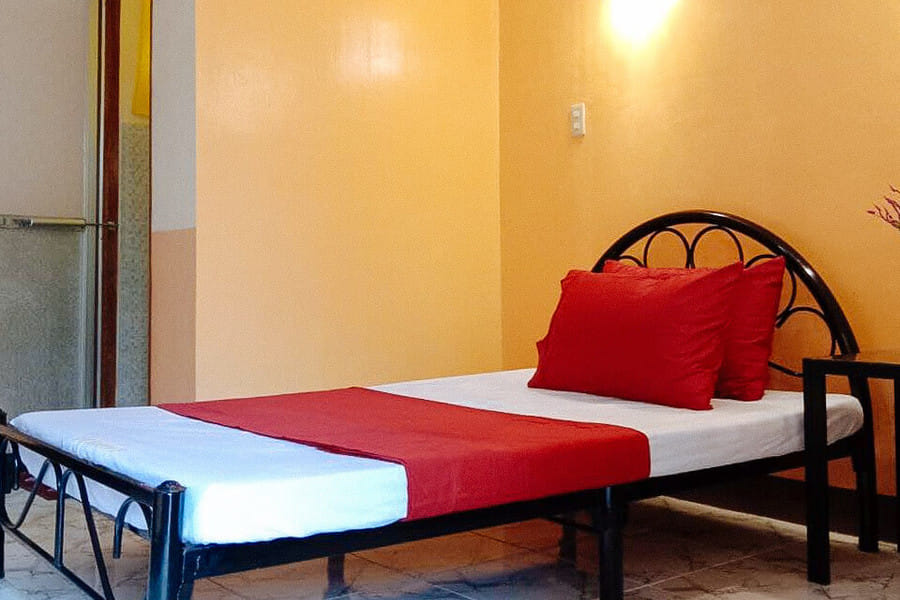 RedDoorz @ Solid Rock Guest House Dipaculao Aurora