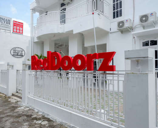 RedDoorz Syariah @ Jalan Godean