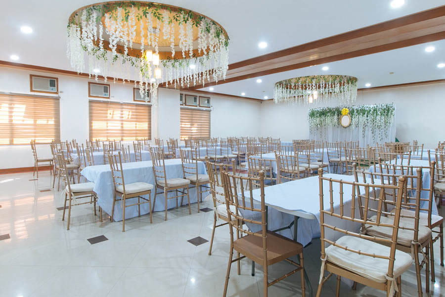 RedDoorz Premium @ Nick Hotel Gerona Tarlac