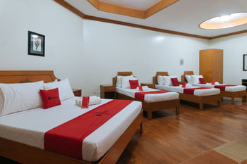RedDoorz Premium @ Nick Hotel Gerona Tarlac