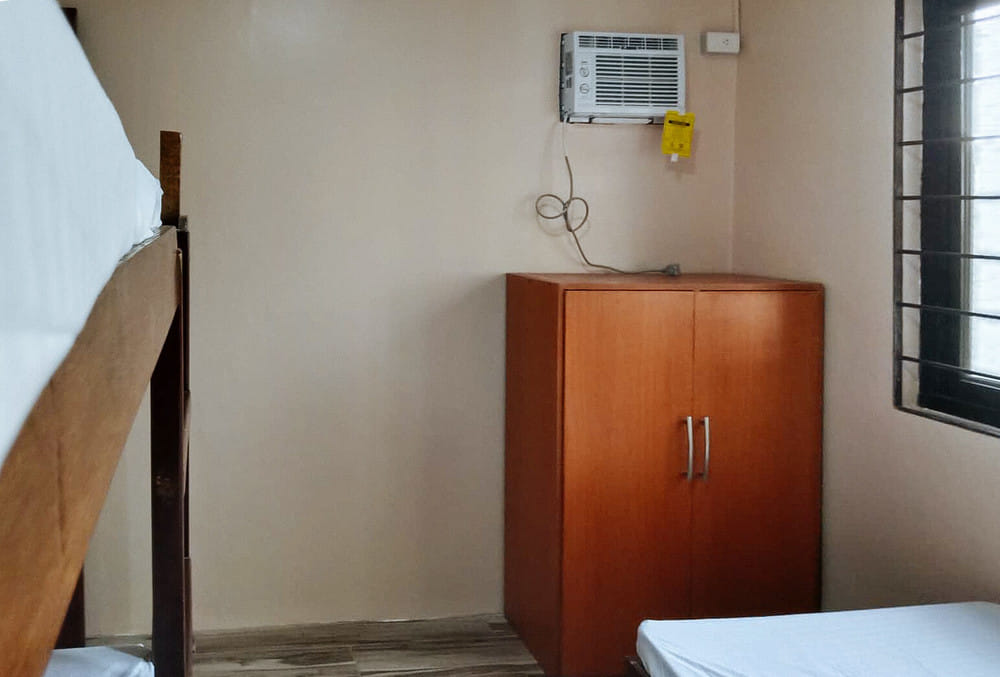 RedDoorz Triple Room