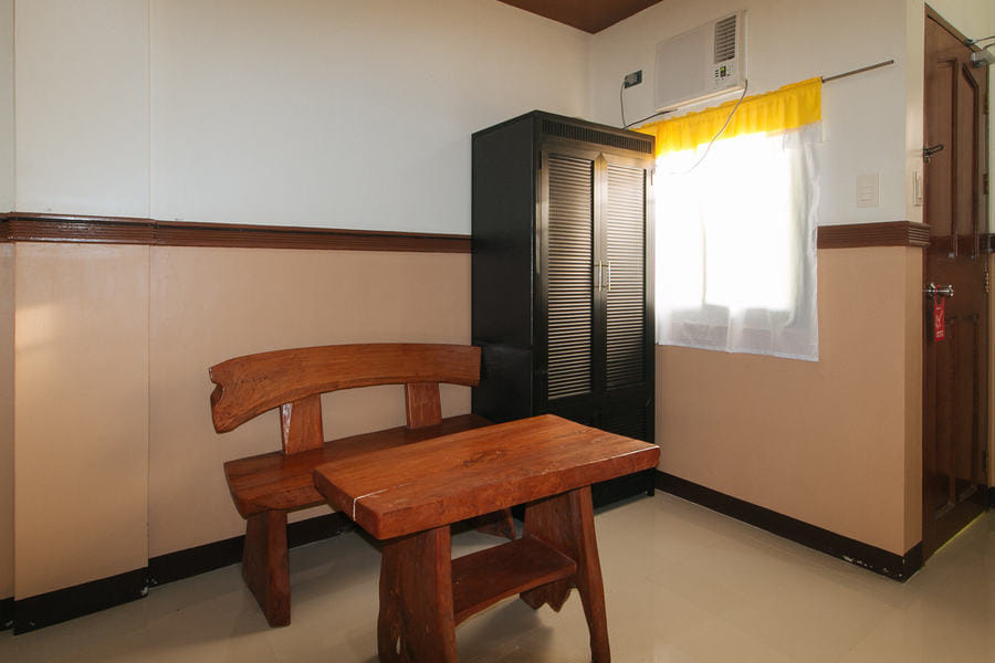 Reddoorz Plus near Municipality of Luisiana Laguna