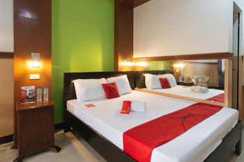 Reddoorz Plus near Municipality of Luisiana Laguna