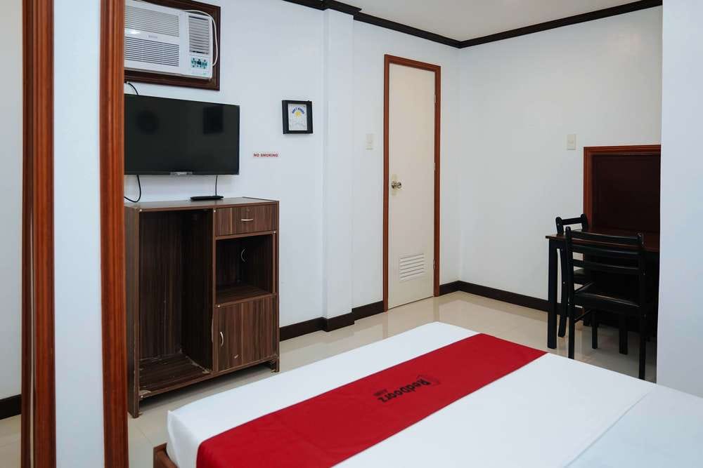 RedDoorz Room