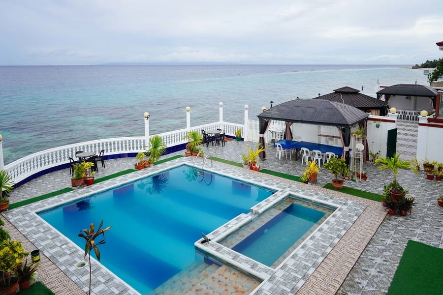 RedDoorz Plus @ Billy's Resort Oslob