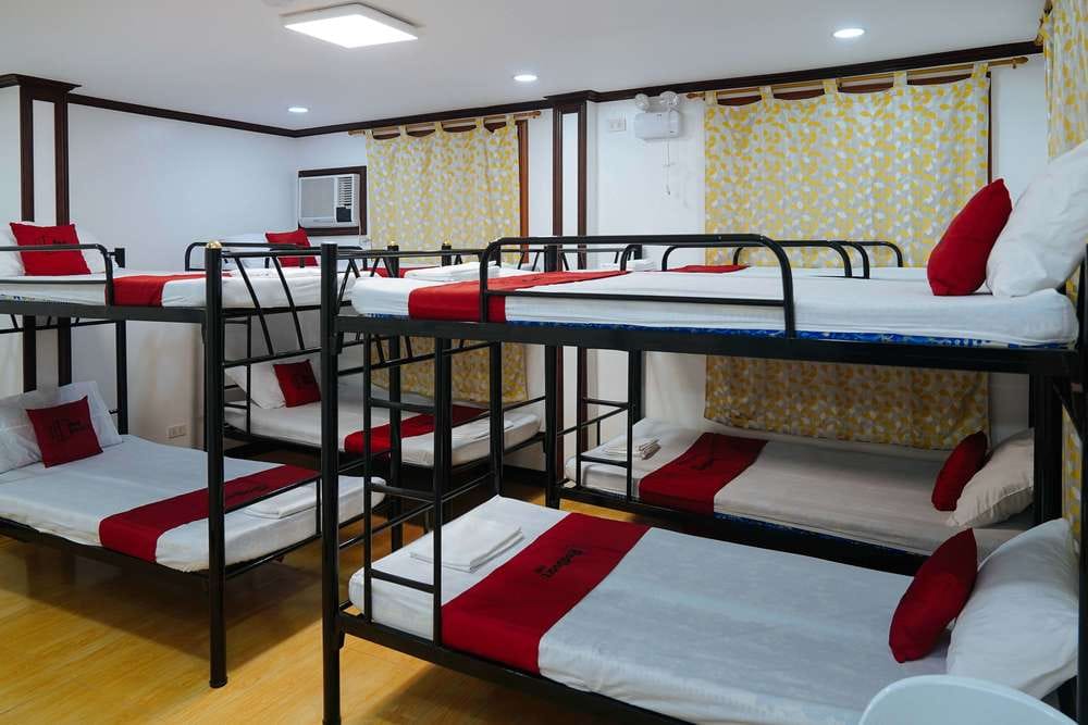 RedDoorz Bed in 8 bed mixed dormitory