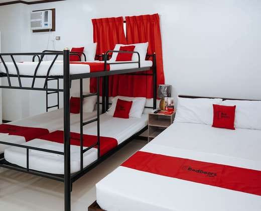 RedDoorz Plus @ Billy's Resort Oslob