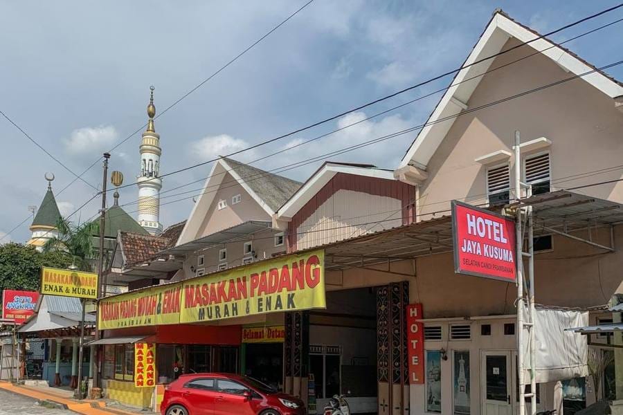 Hotel Jaya Kusuma near Candi Prambanan