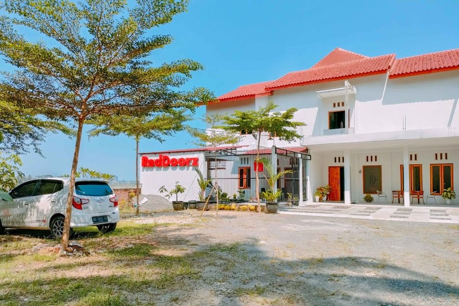 RedDoorz @ Omah Candi Sari near Airport YIA
