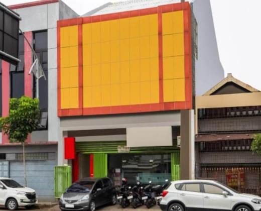 RedDoorz near BG Junction Surabaya