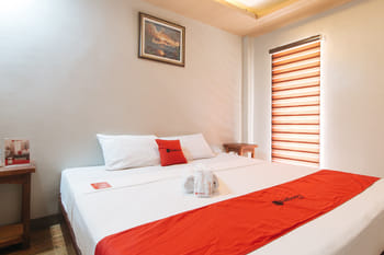 RedDoorz @ Afamosa Villas Resort Ilocos Sur