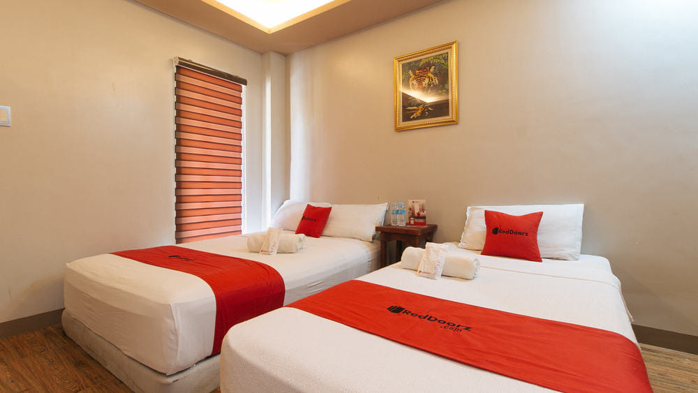 RedDoorz Family Room