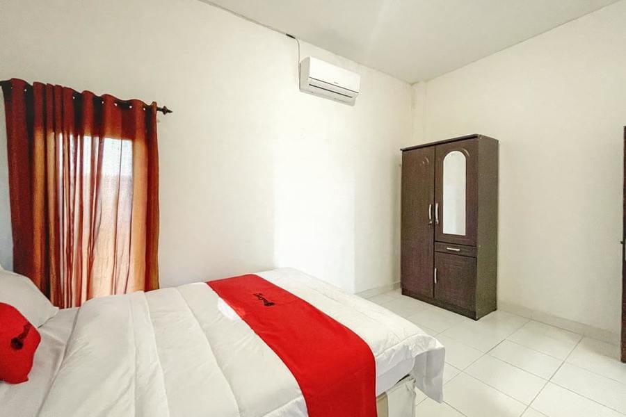 RedDoorz Syariah near Siloam Hospital Mataram