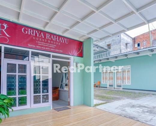 Griya Rahayu Guesthouse RedPartner near Jatim Park 2 Batu