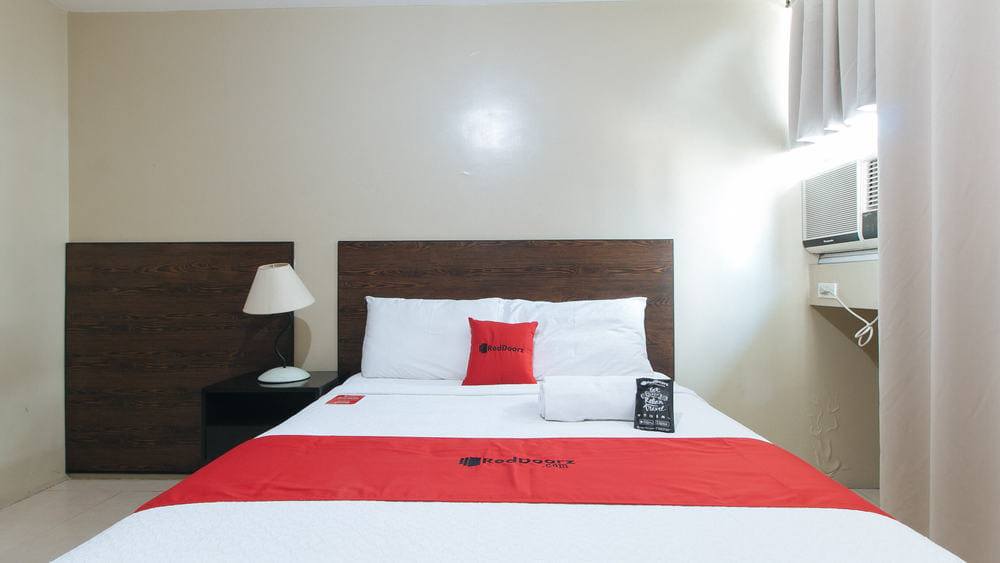 RedDoorz Standard Room