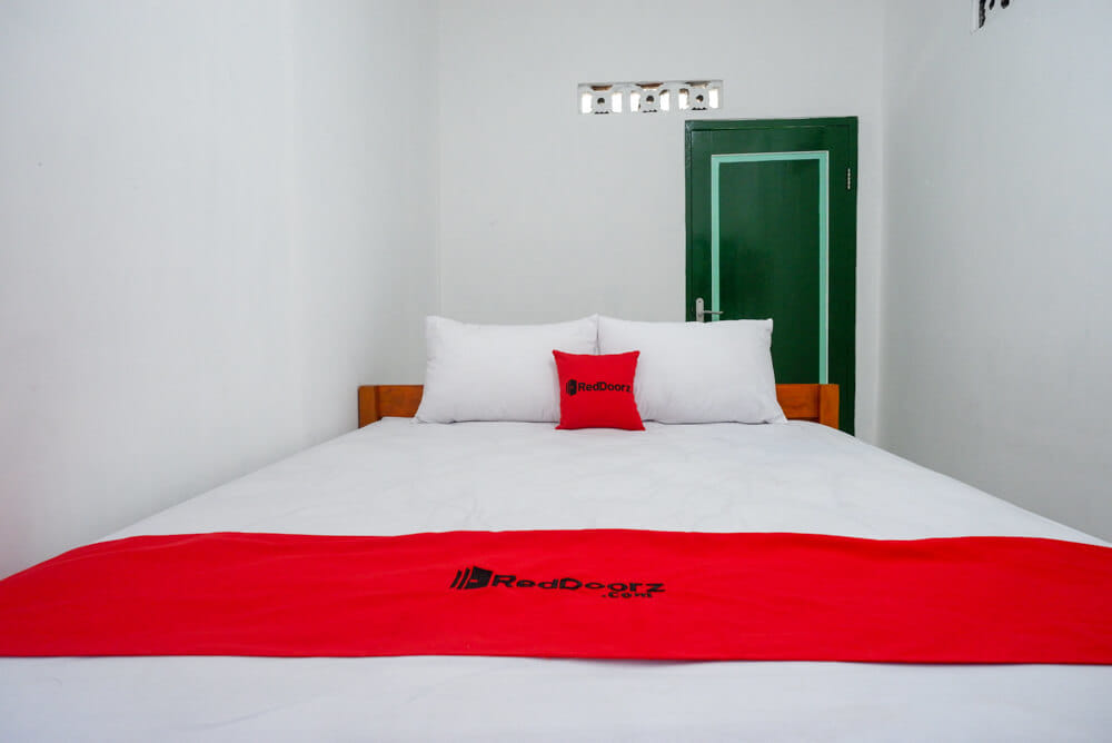 RedDoorz Room