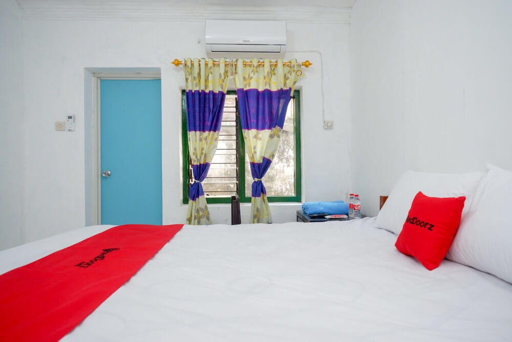 RedDoorz Family Room