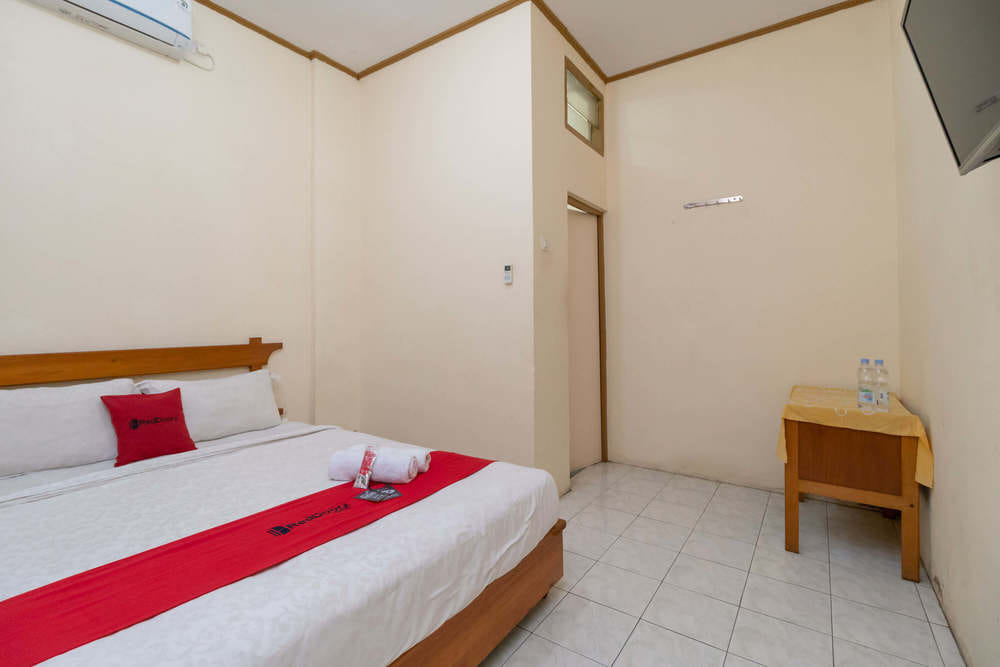 RedDoorz Room
