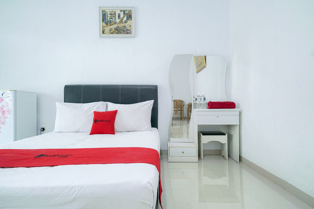 RedDoorz Room