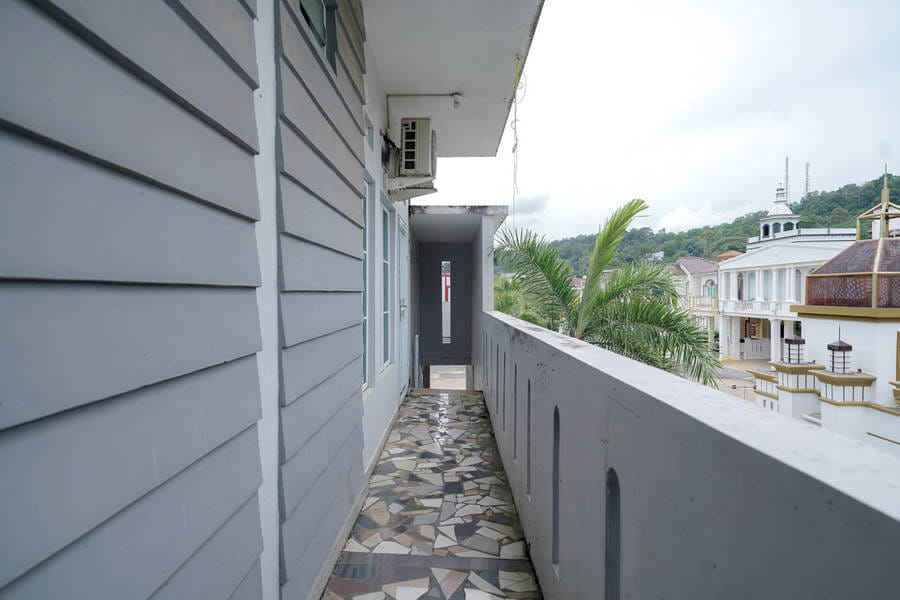 RedDoorz Syariah near RS Awal Bros Batam