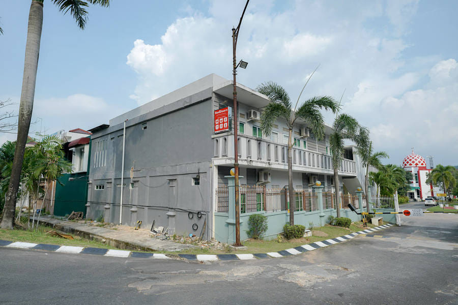 RedDoorz Syariah near RS Awal Bros Batam