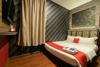 RedDoorz Plus near Nagoya Hill Batam 6
