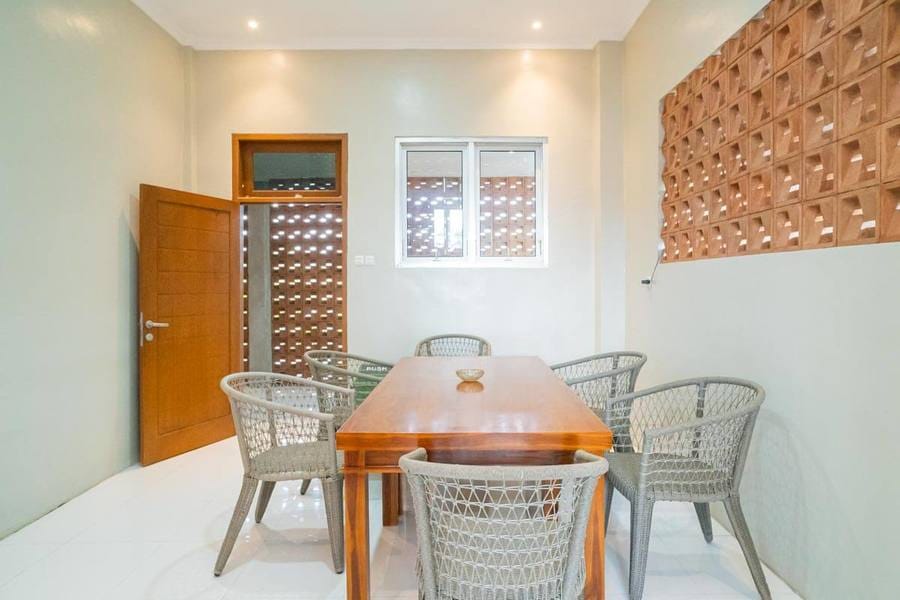 RedDoorz near Wisata Paribendo Lawang