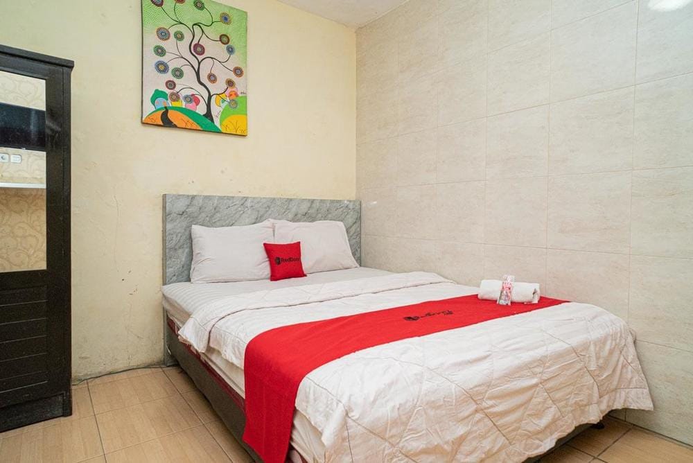 RedDoorz Room