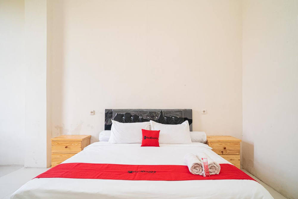 RedDoorz Room