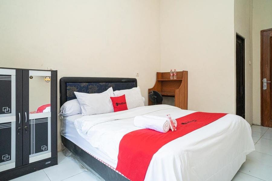 RedDoorz near Universitas Merdeka Malang 2