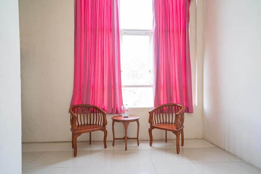 RedDoorz near Universitas Merdeka Malang 2