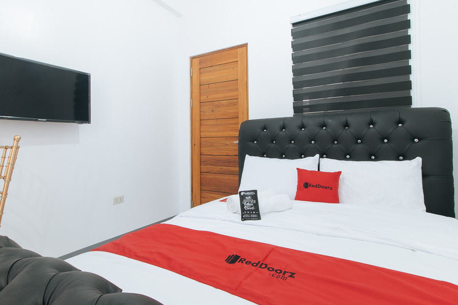RedDoorz @ St Catherine Residences Olongapo City