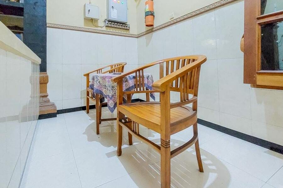 Hotel Shinta 2 near Alun Alun Kertosono