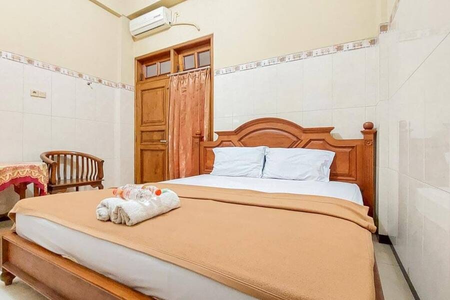 Hotel Shinta 2 near Alun Alun Kertosono