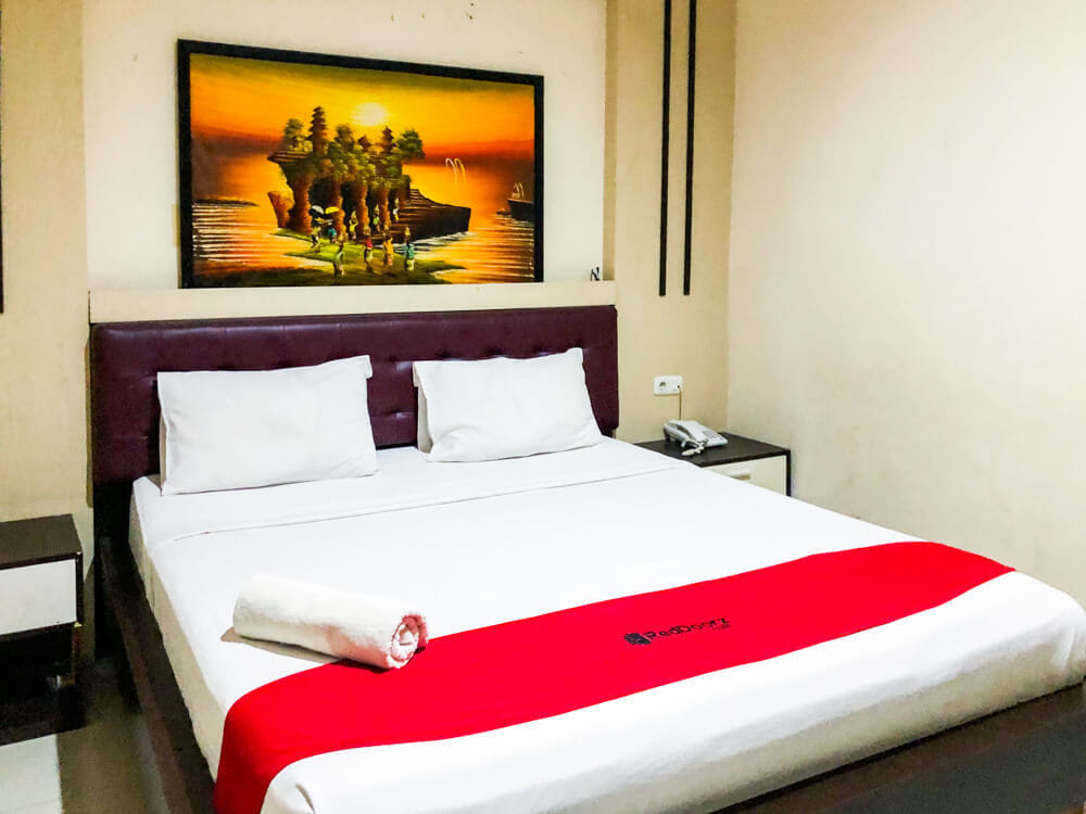 RedDoorz Room