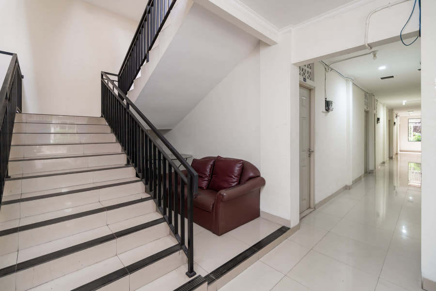 Urbanview Hotel Minongga Pondok Labu