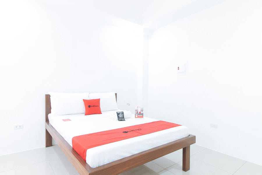 RedDoorz Plus @ DBuilders Poblacion BGC